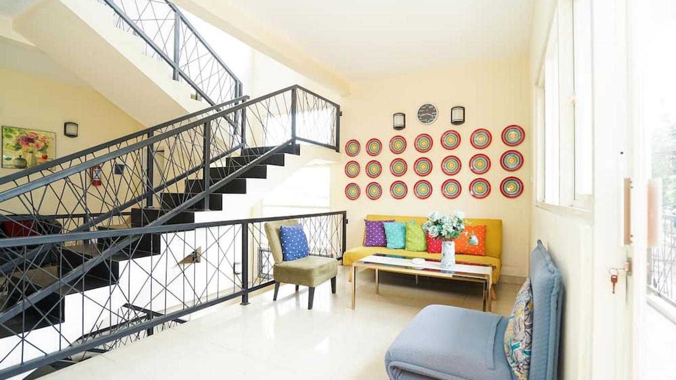 Pratisarawirya Guesthouse by ecommerceloka