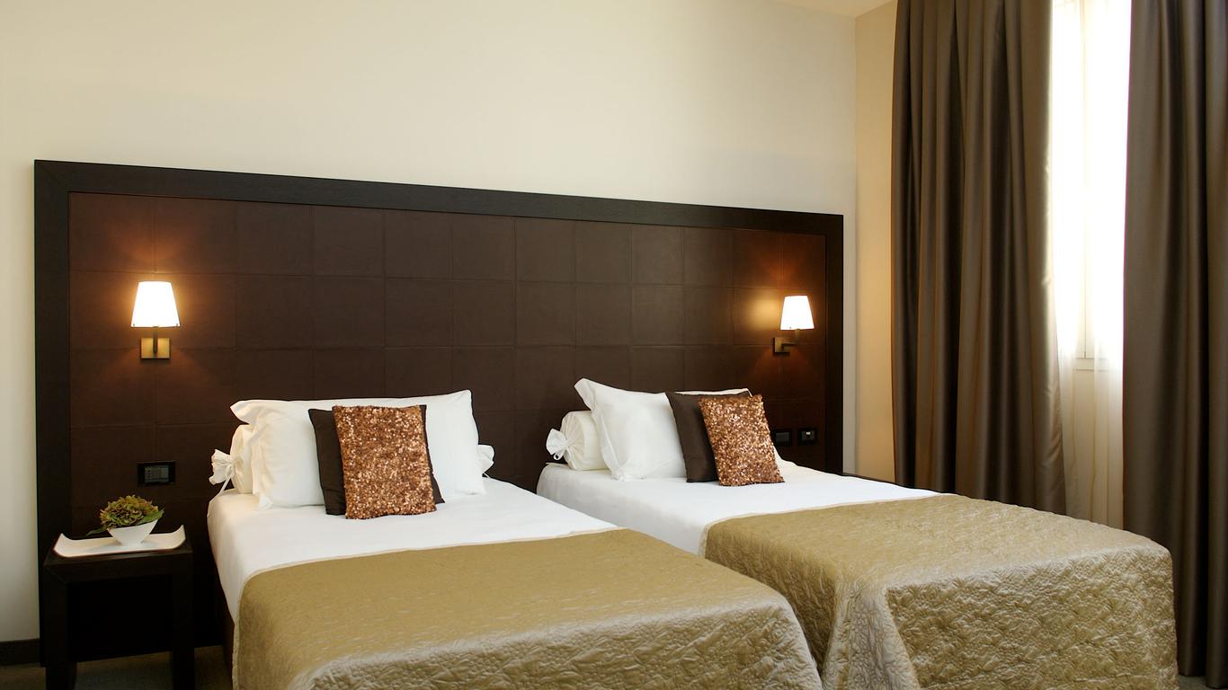 Sweet Hotel
