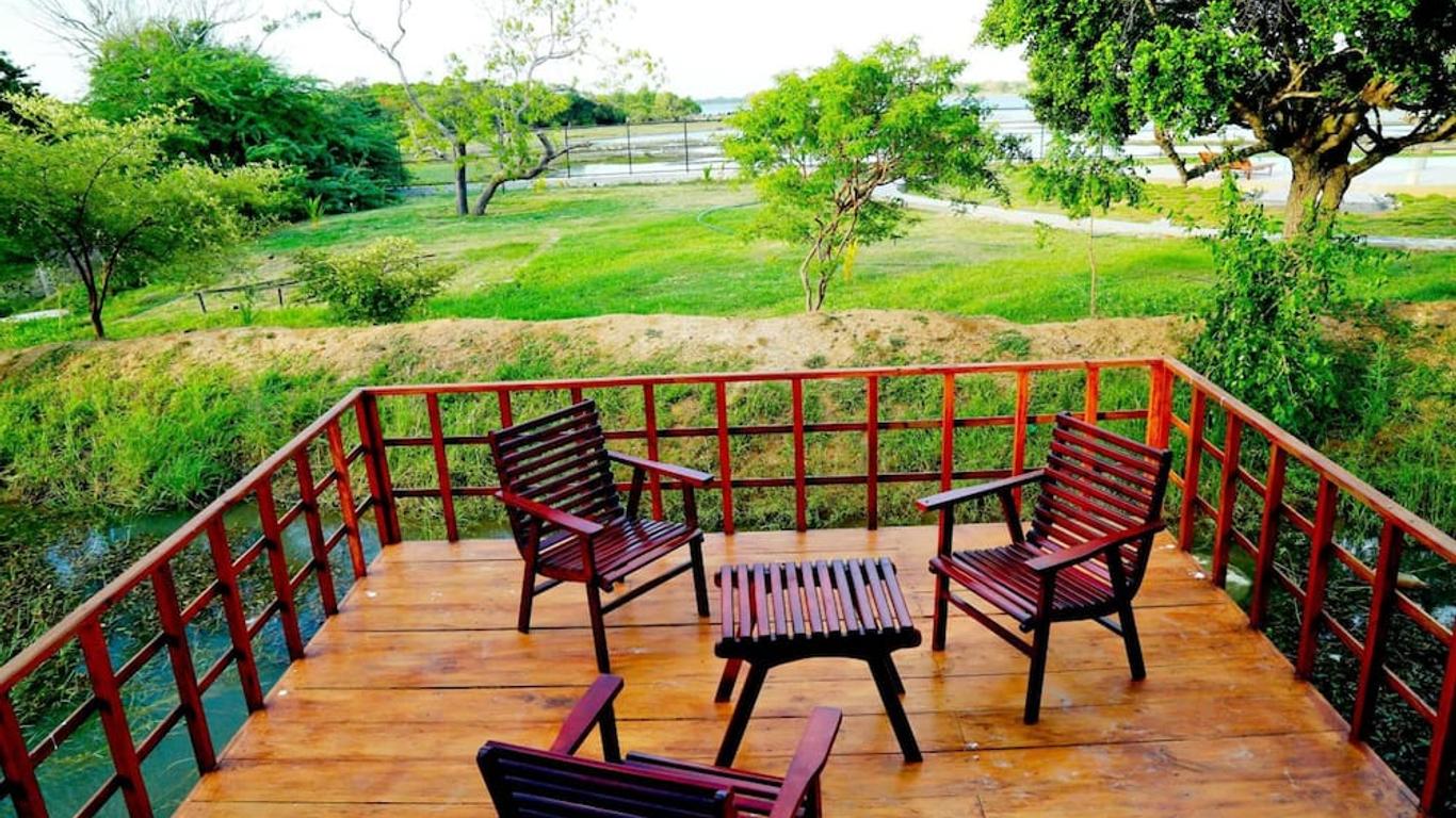 Lake Villa Resort