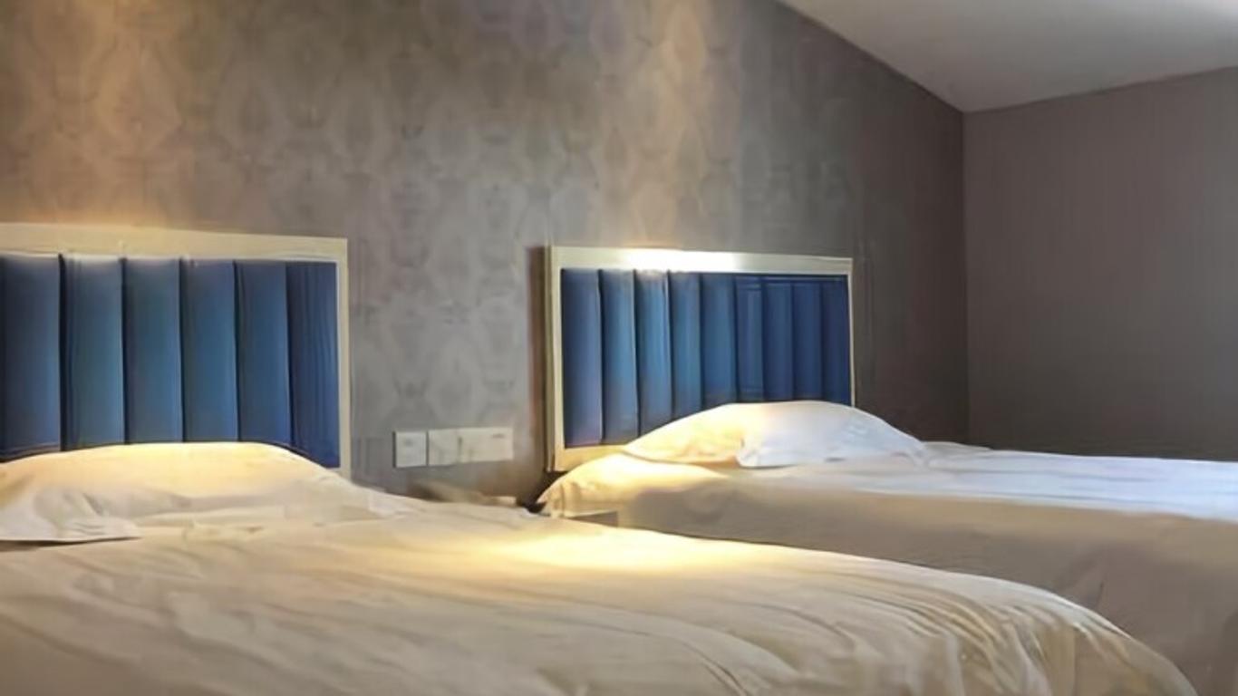 F1 Hotel
