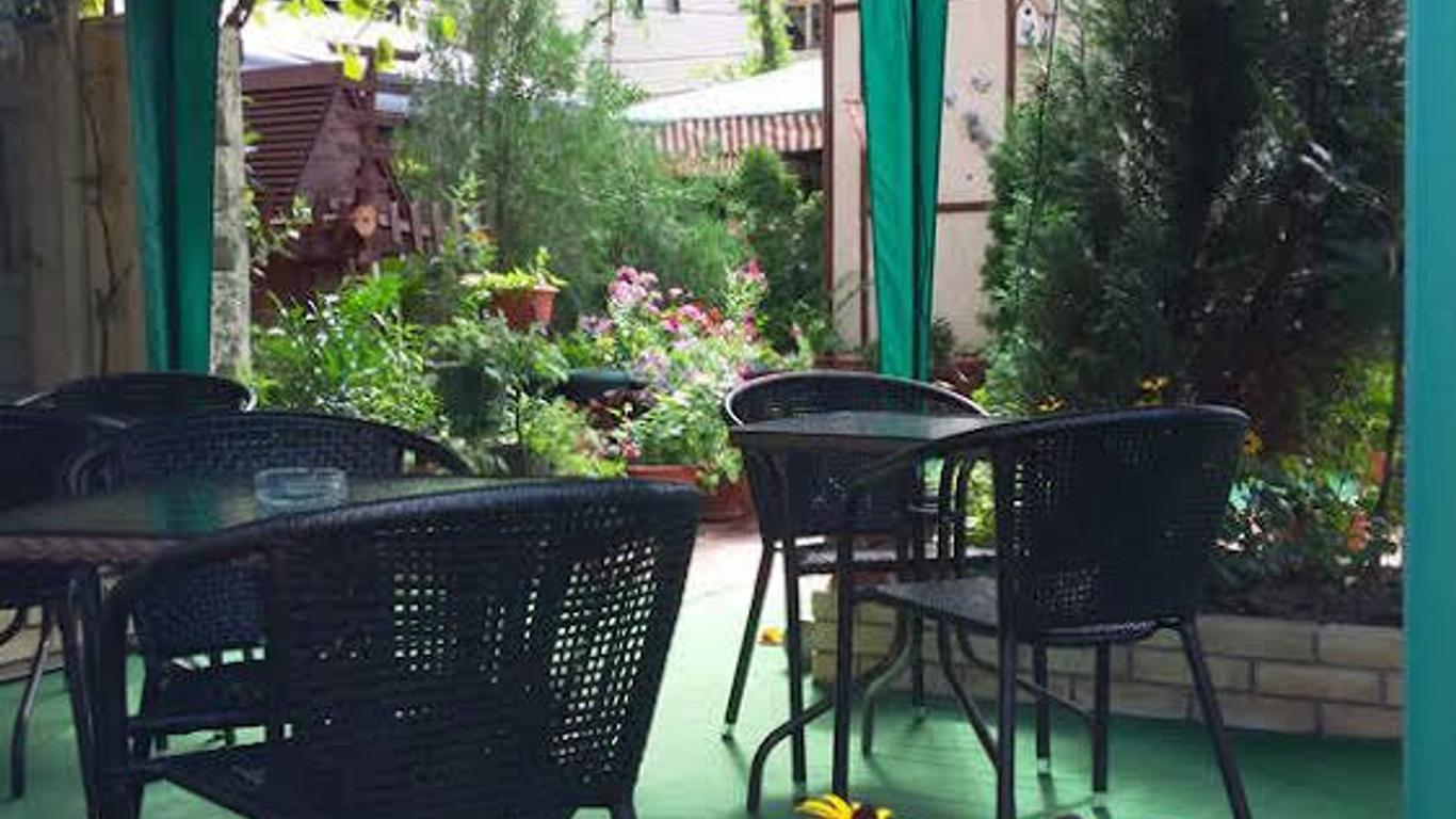 Adlerok Guest House
