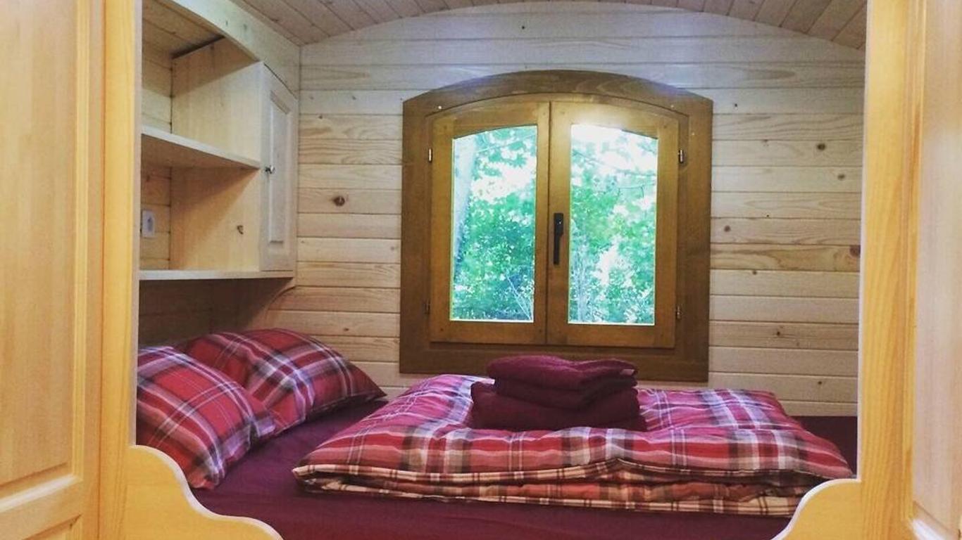 Chambres d'hôtes et Roulotte Au Bonheur Du Parc