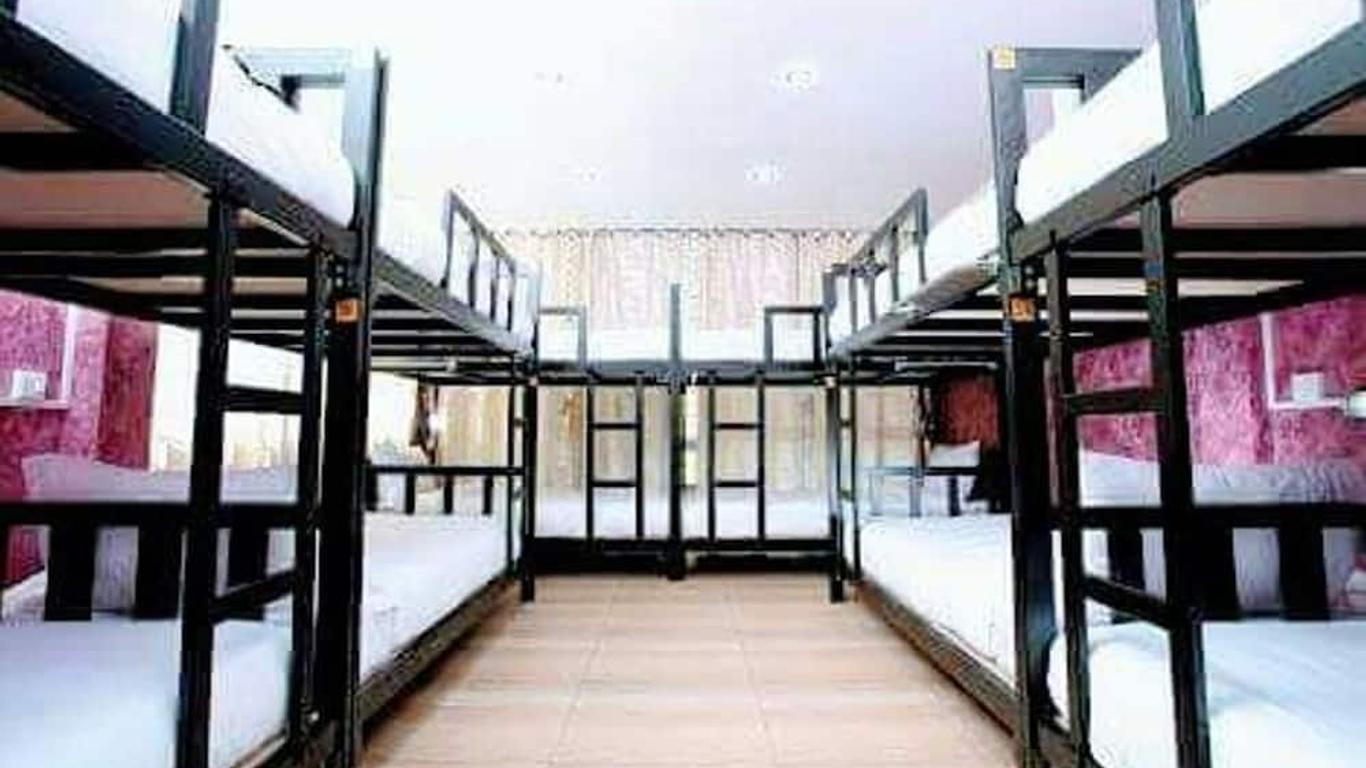 Sake Beach Hostel