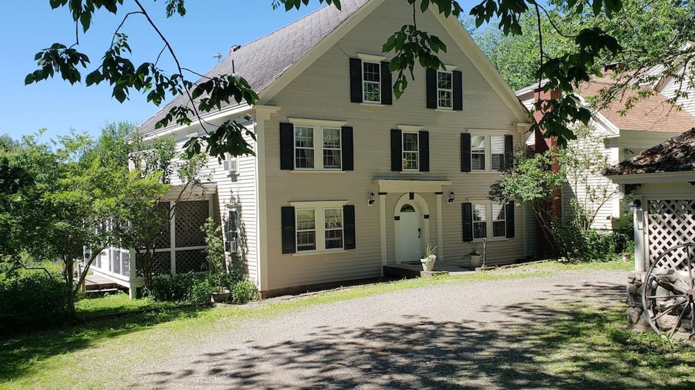Hawks House Inn