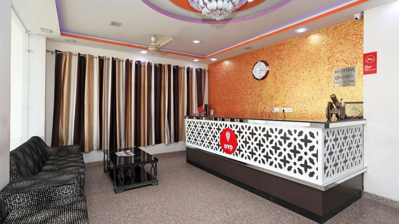 OYO 10876 Hotel Taj Signature