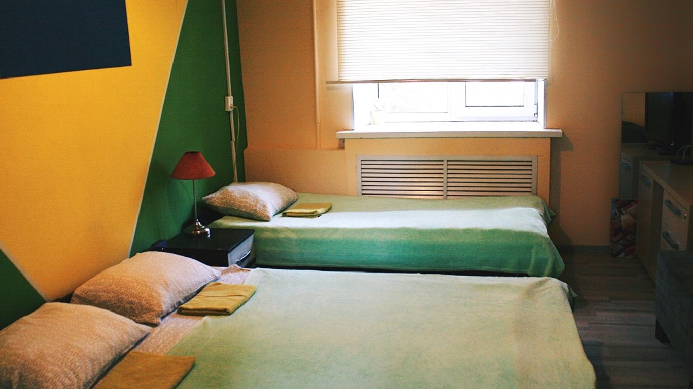 Like Hostel