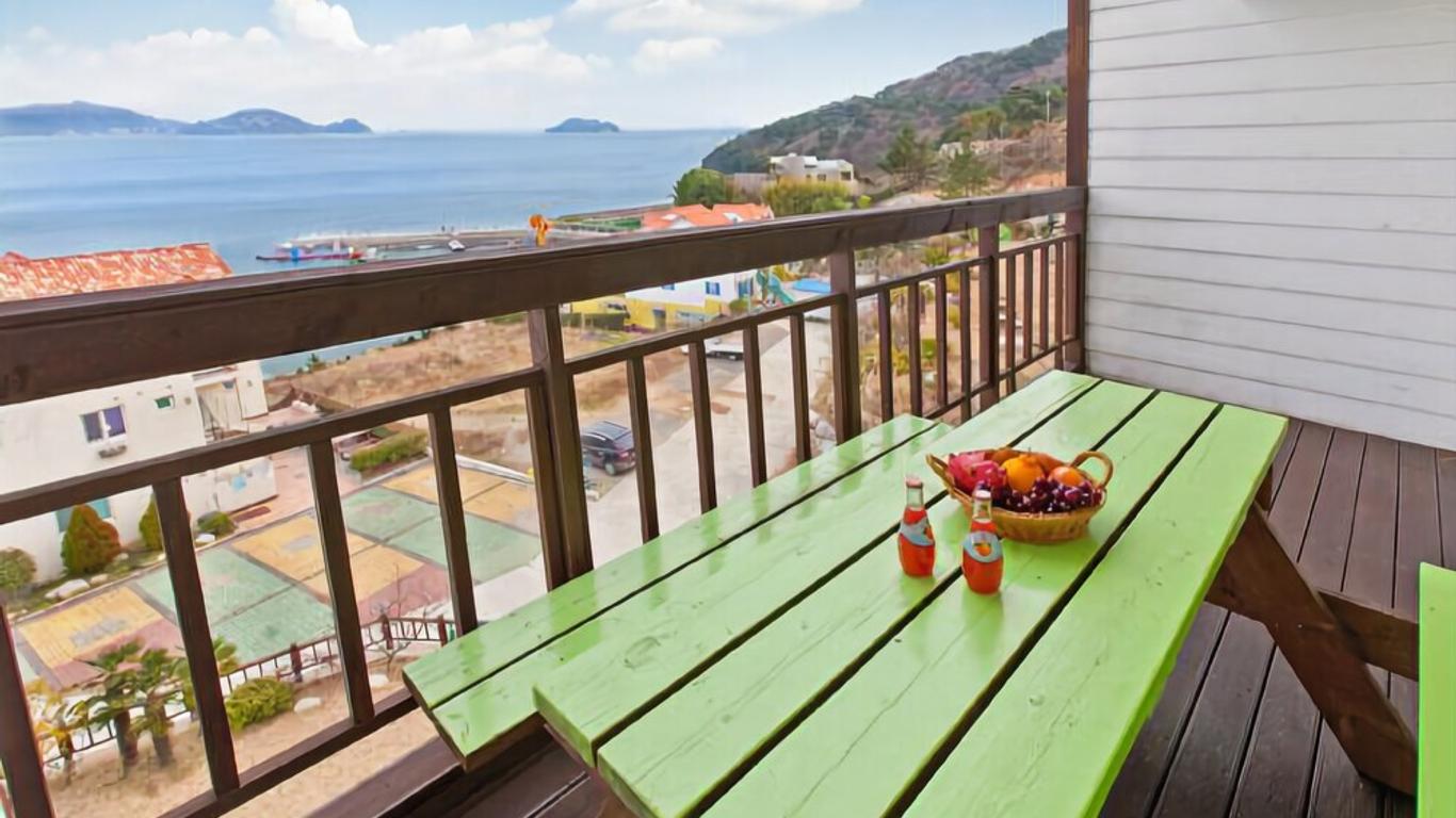 Geoje Eouleum Pension