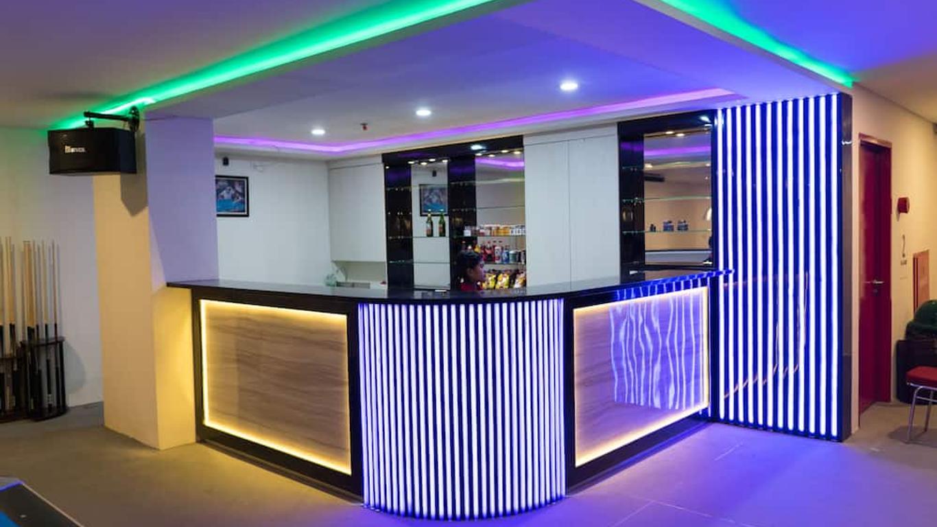 I&M Hotel Billiard