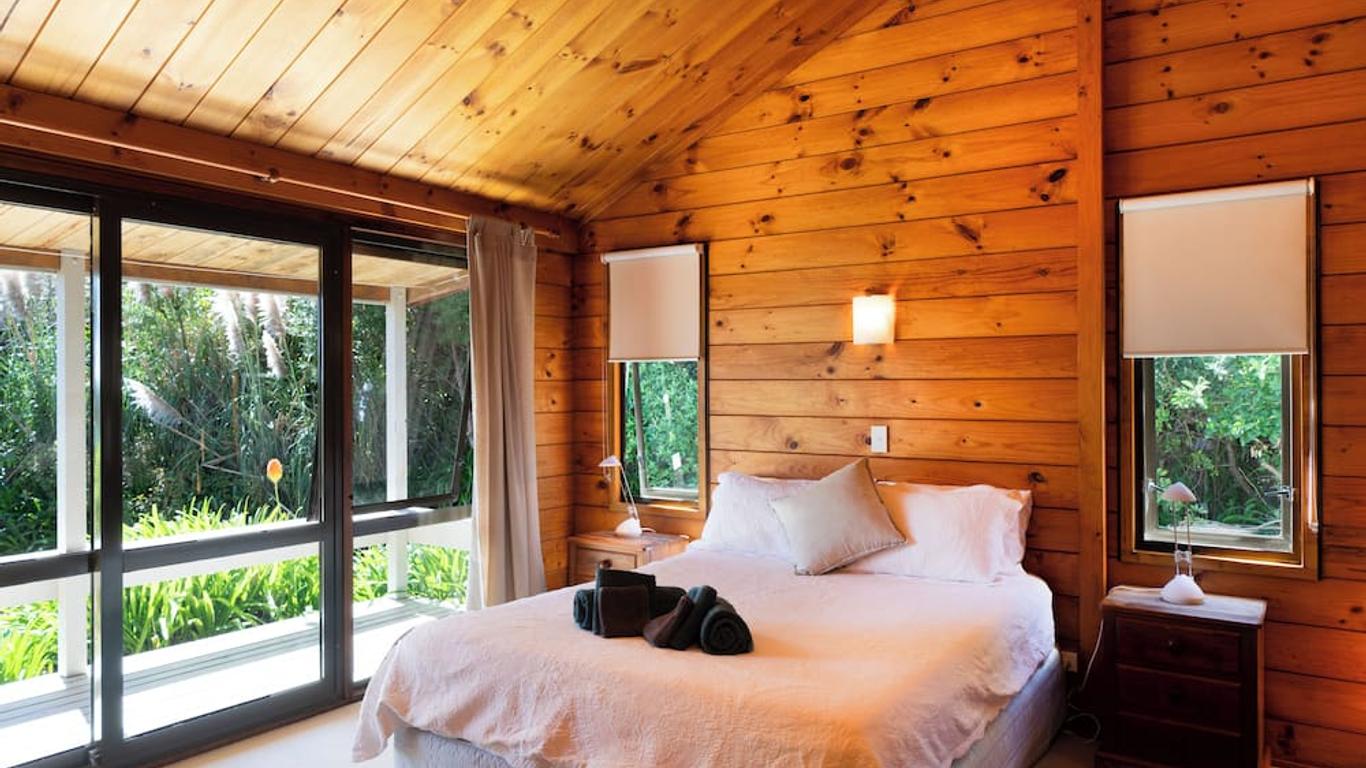 Waiheke Island Vineyard Holiday Houses