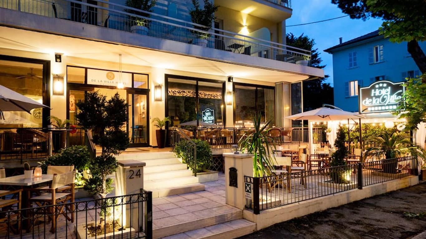 De La Ville Hotel