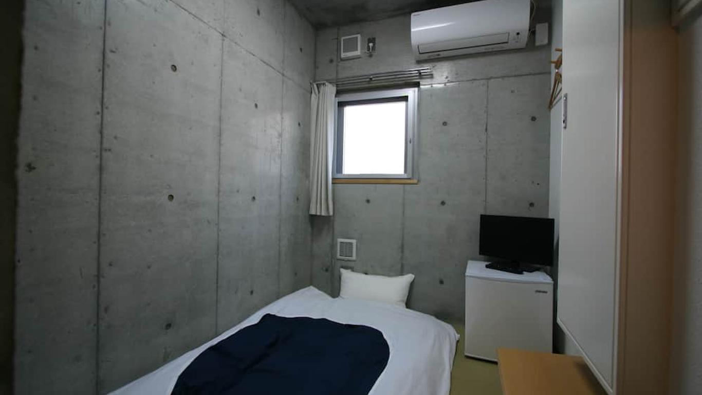 Weekly Sho Hotel Namba