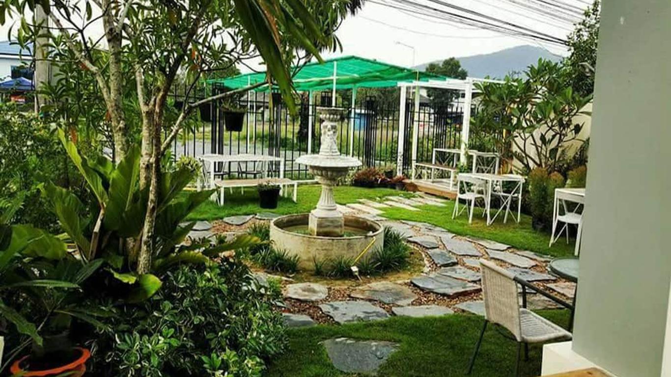 La'moon Resort