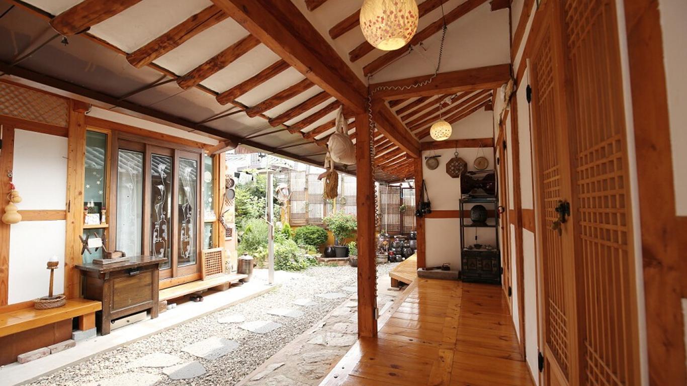 Jeonju Kotjam Hanok Pension