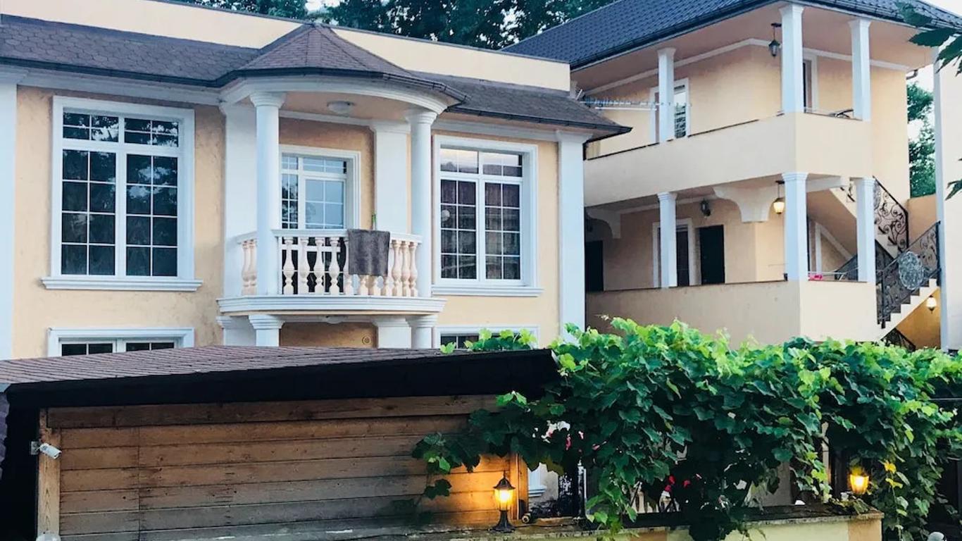 Tamriko Guest House