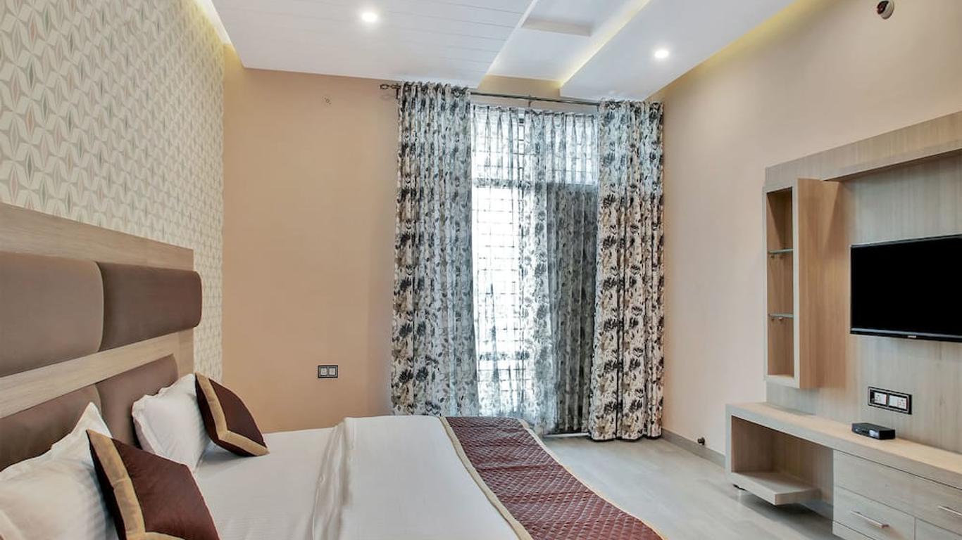 OYO 9744 Helios Homestay