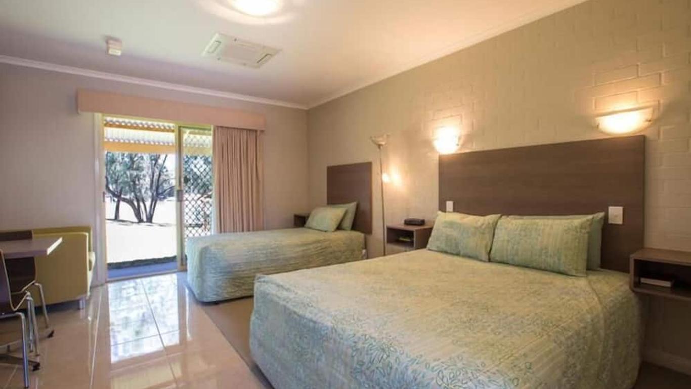 Euston Club Motel