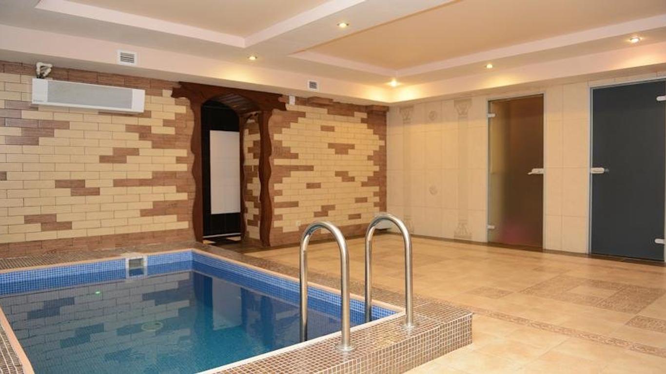 Yal Hotel