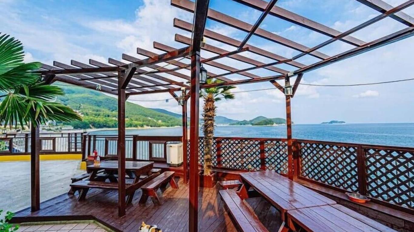 Golden Wave Pension