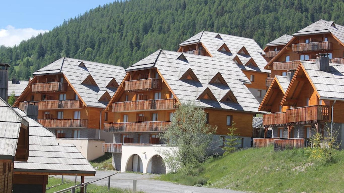 Chalets de Praroustan by Actisource