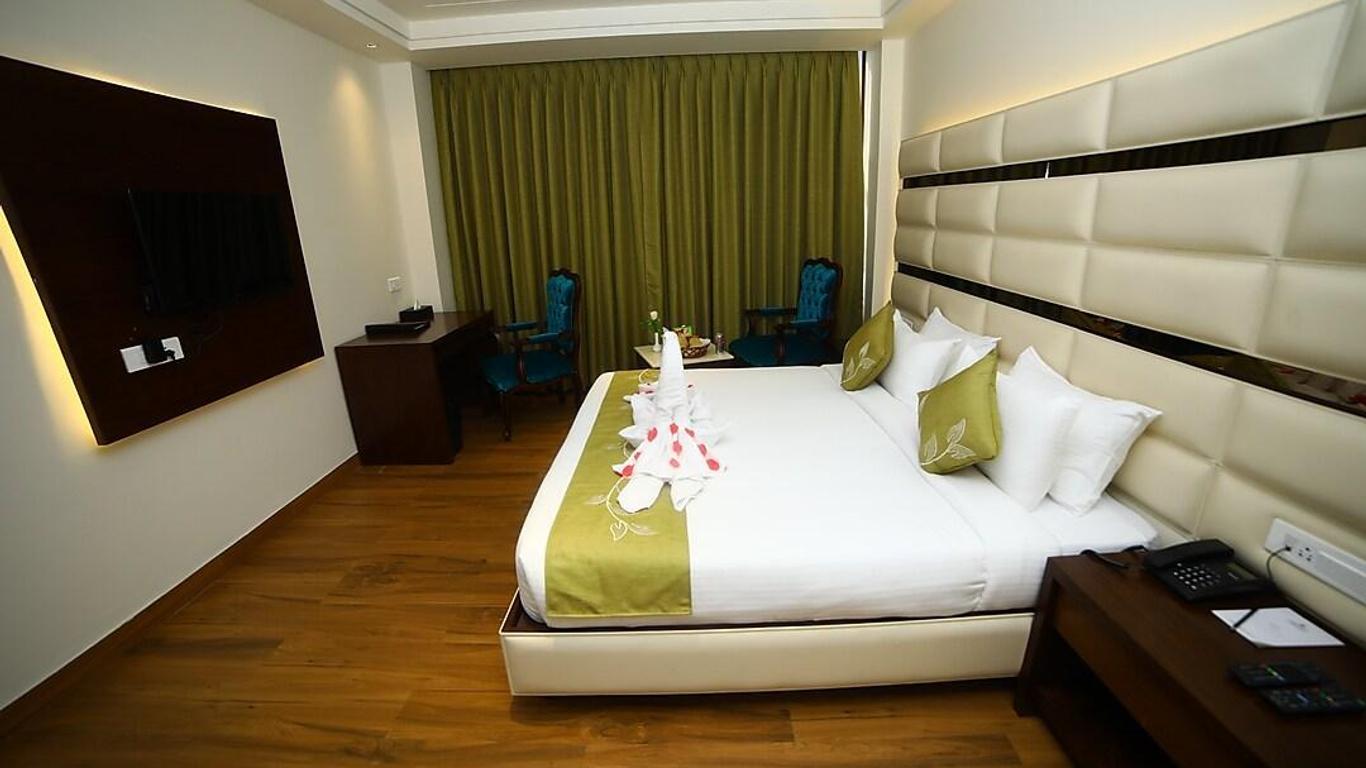 Hotel Three Palms