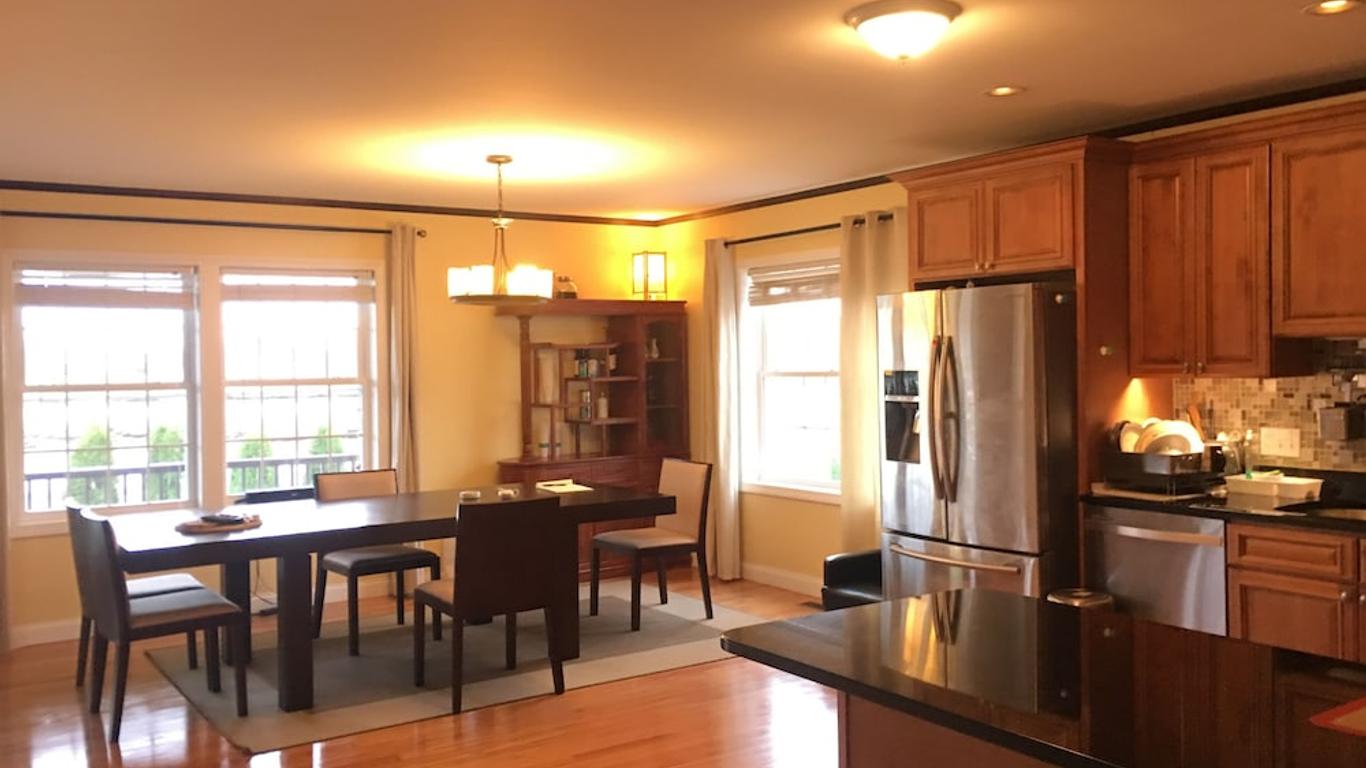 Rooms in Family House in Salem Boston