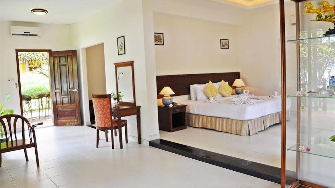 Sandhills Beach Resort & Spa