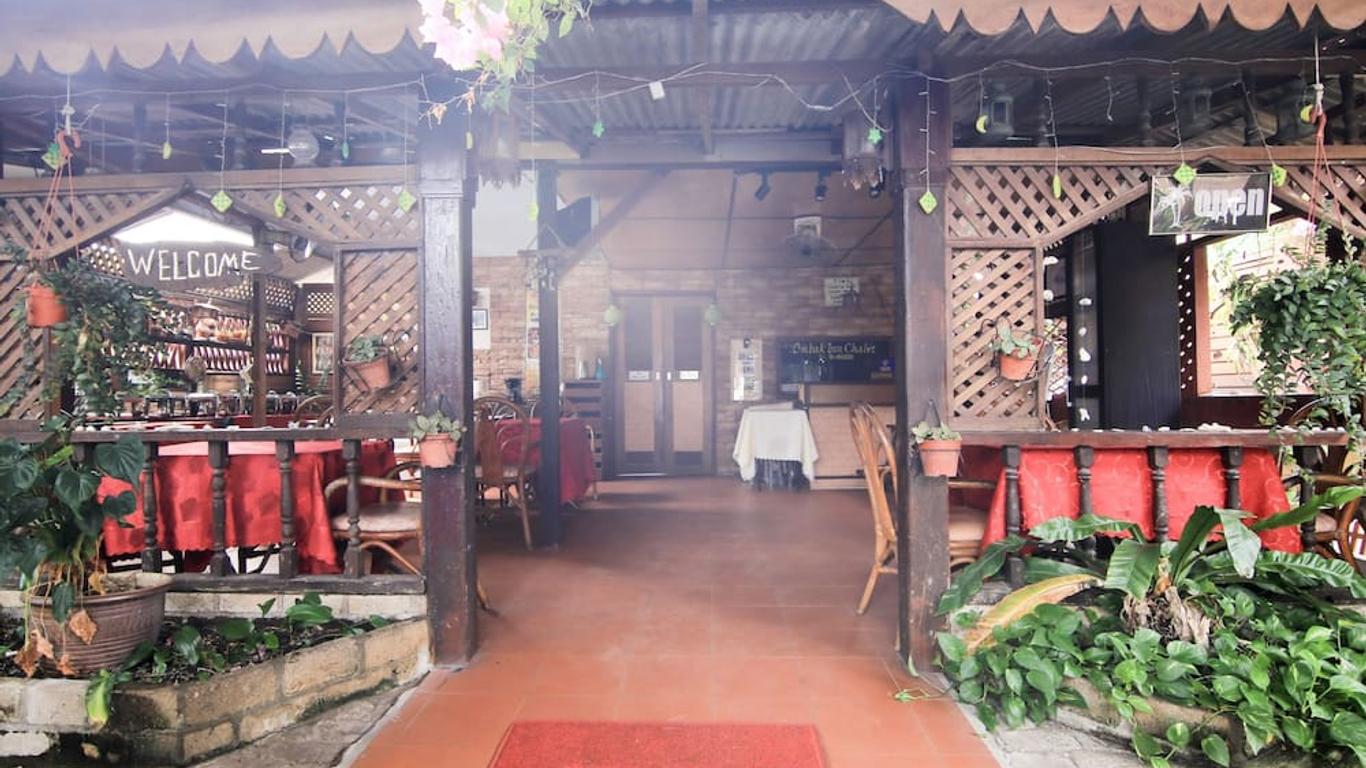 Ombak Inn Chalet