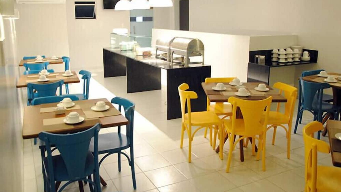 Etiqueta Hotel