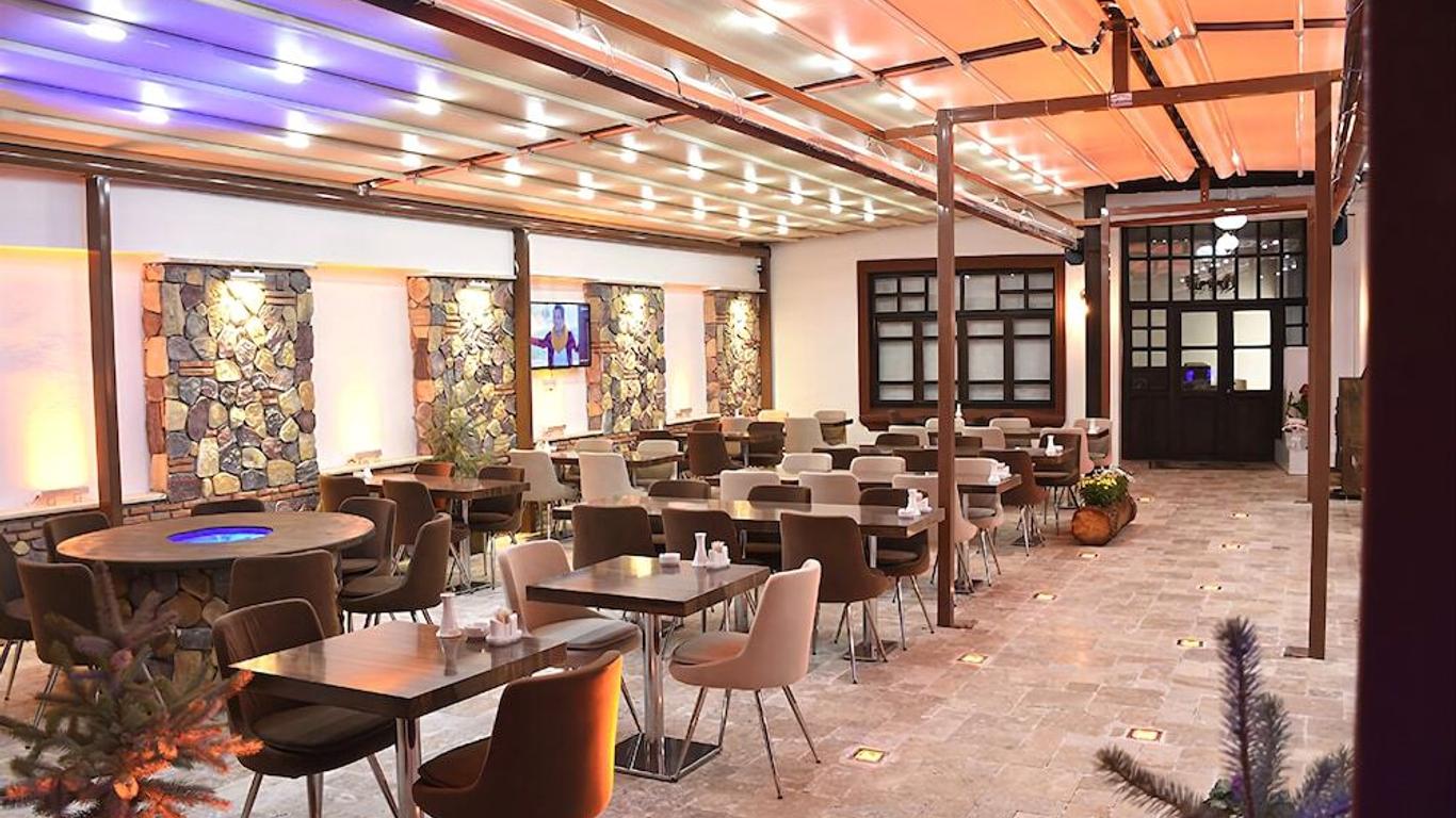 Ruby Hotel