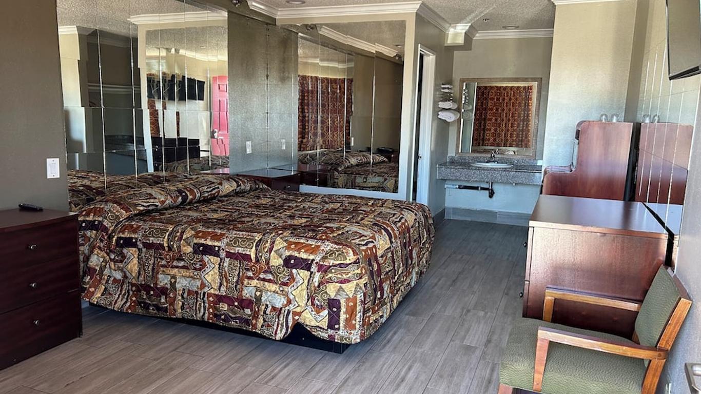 Heritage inn and suites
