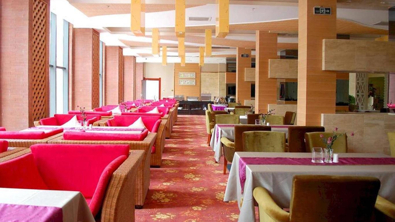 Yichang Guobin Bandao Hotel