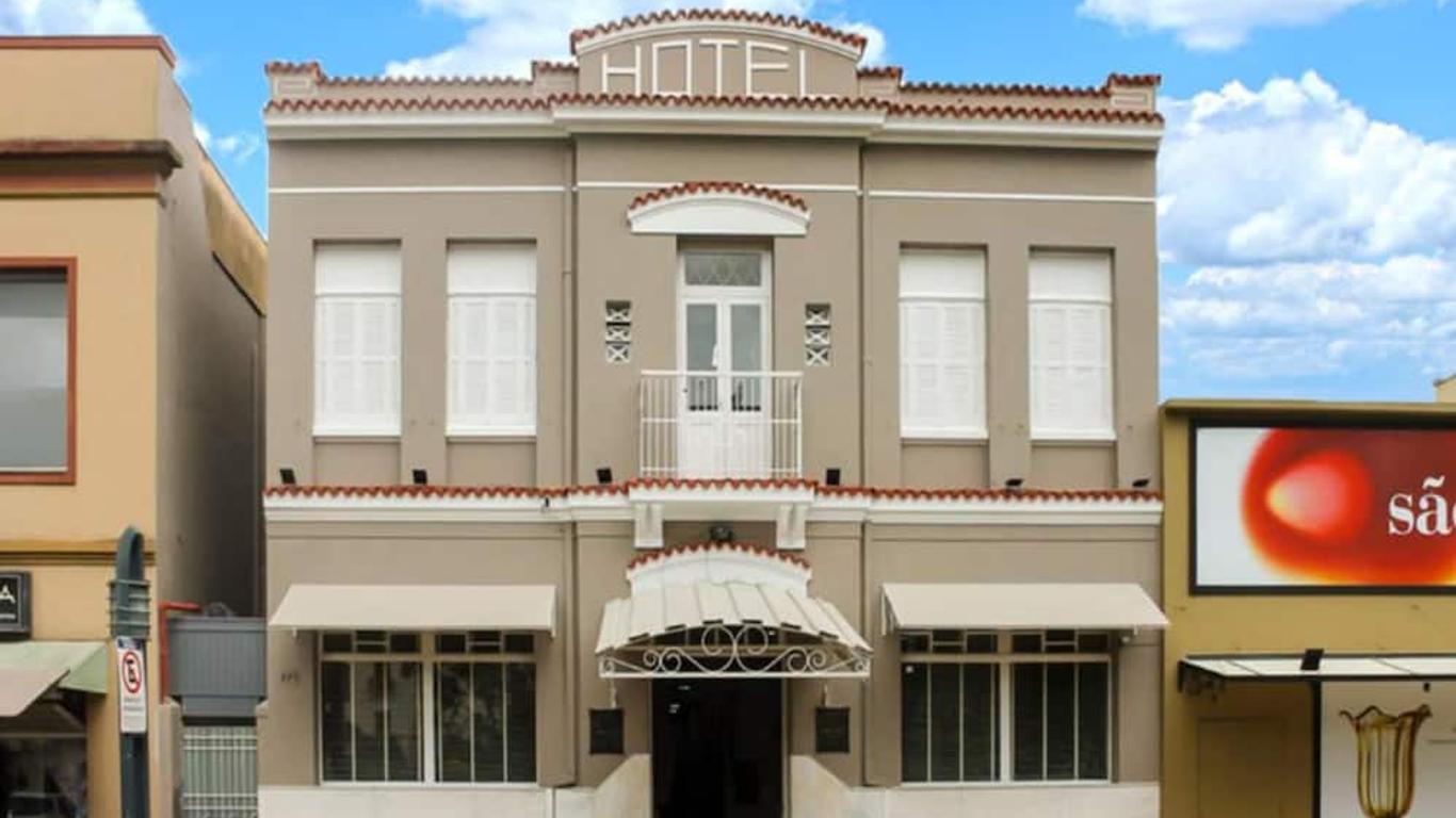 Hotel D'Oeste
