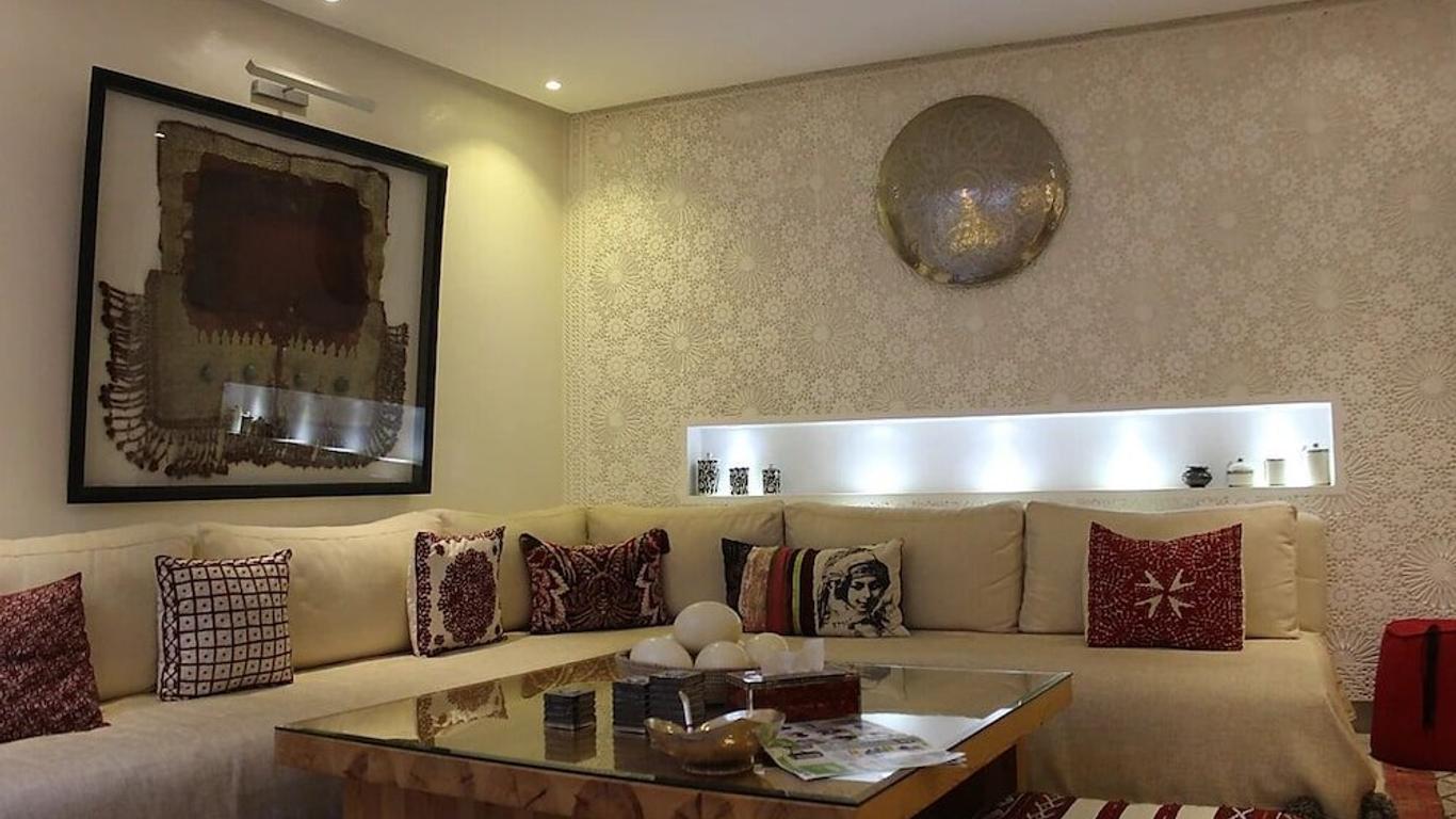 Riad La Sarrazine