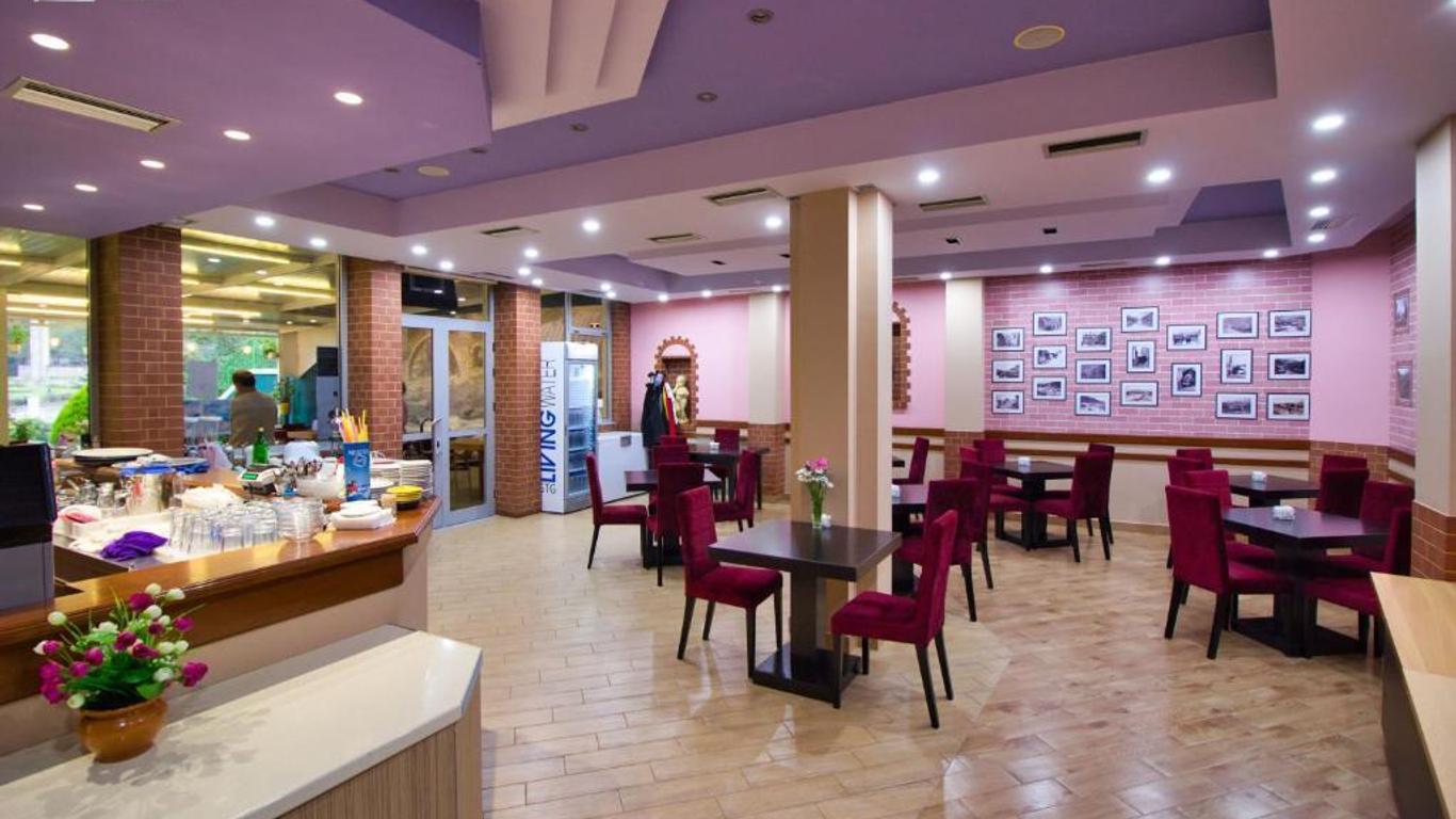 Alvero Hotel