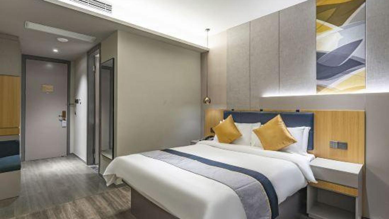 Home Inn Selected (Shanghai Raffles, North Bund)