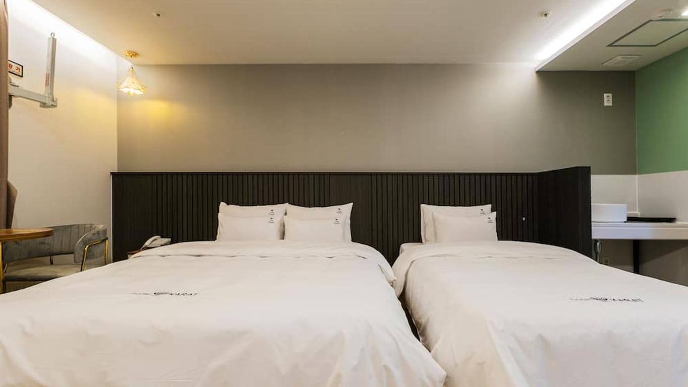 Choeup Karat Hotel