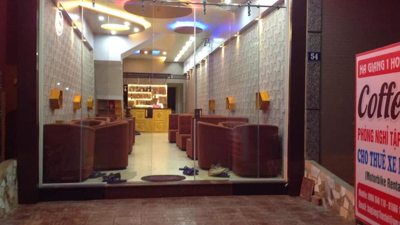 Ha Giang 1 Hostel and Loop Tour