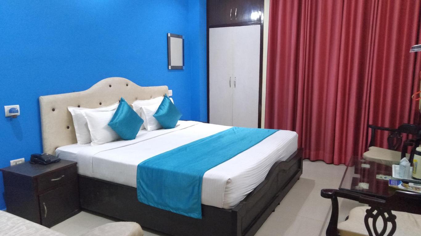 Hotel Paras Plaza