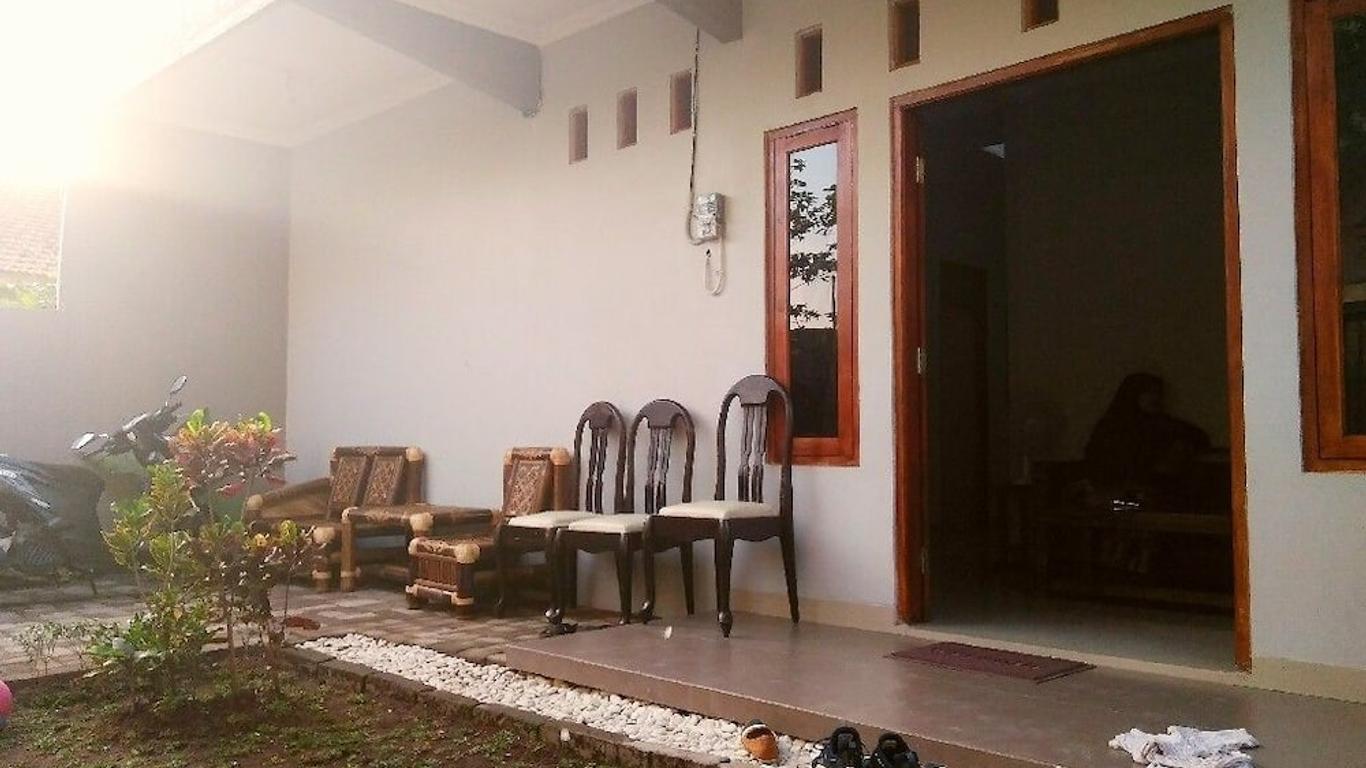 Adikarta Guesthouse Janti
