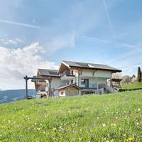 Holiday Apartment 'Platiederhof Apt Tschöfas' with Mountain View, Terrace & Wi-Fi