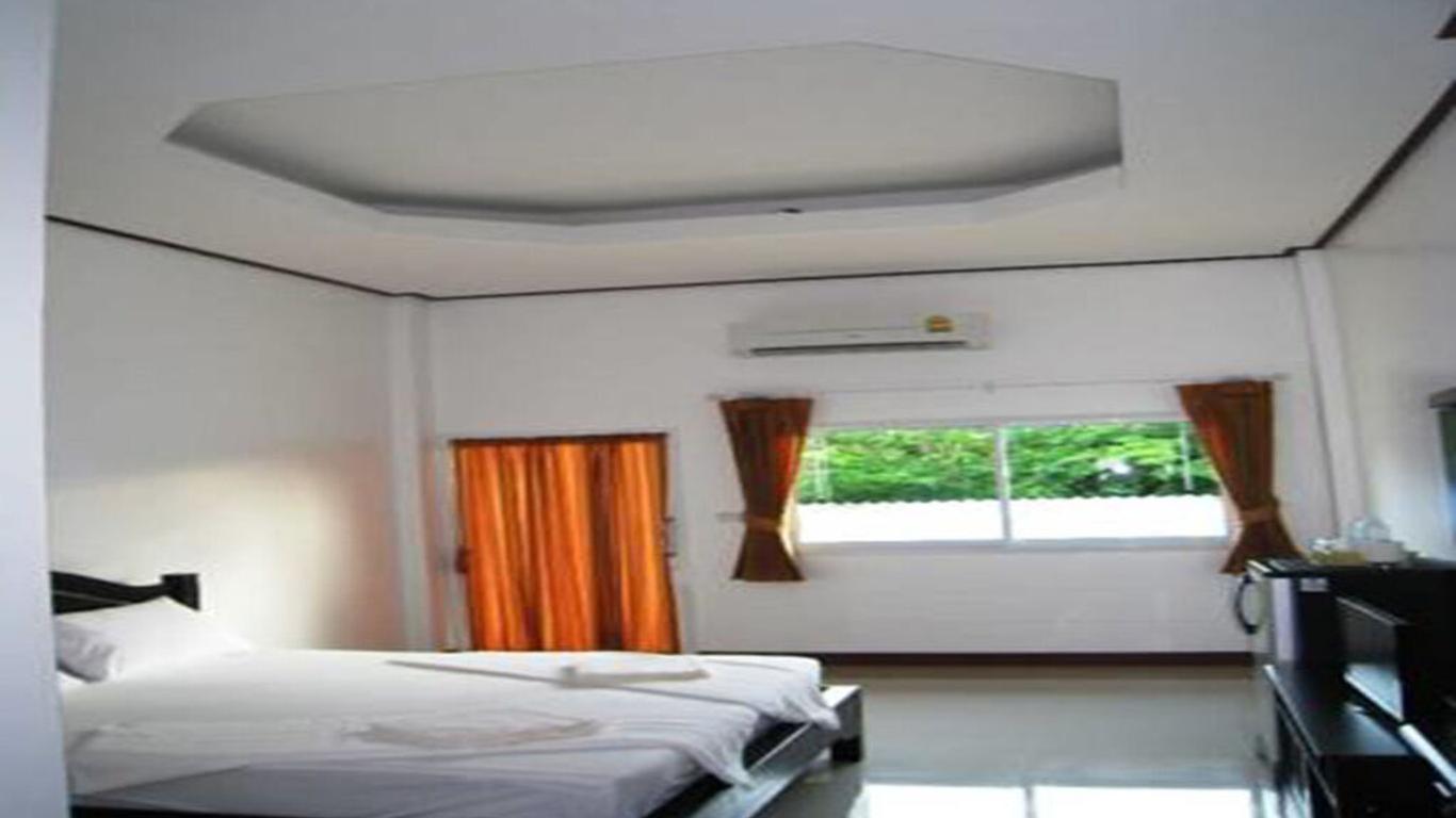 OYO 918 Kachapol Hotel