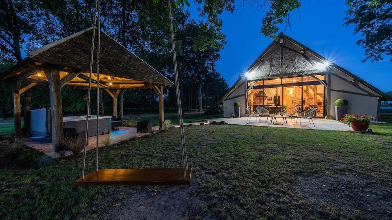 La Grange De Léonie, Chambres d'hôtes avec Piscine et Spa