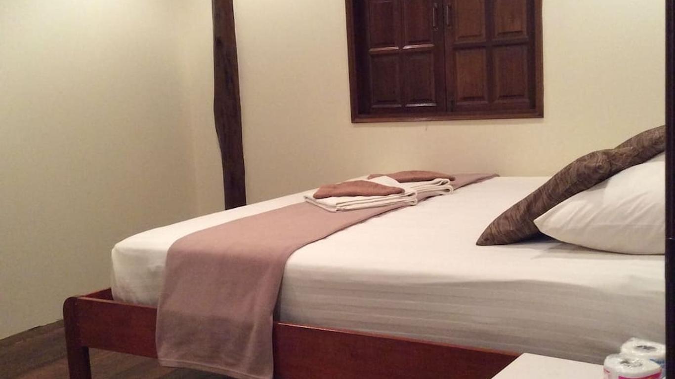 Shine Talay Guesthouse