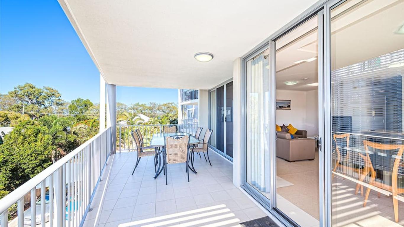 On The Bay Apartments