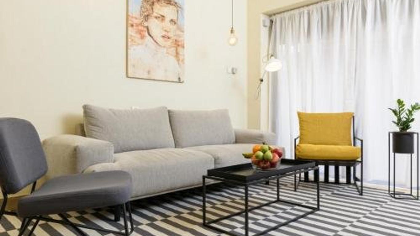 Luka 15 - By Beach Apartments Tlv