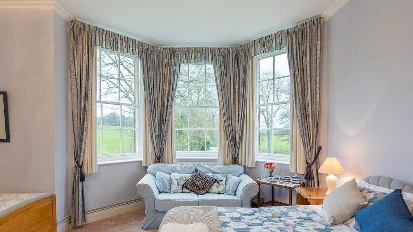 Marshwood Farm B&B and Shepherds Hut