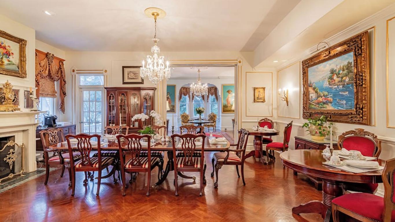 Amethyst Garden Inn