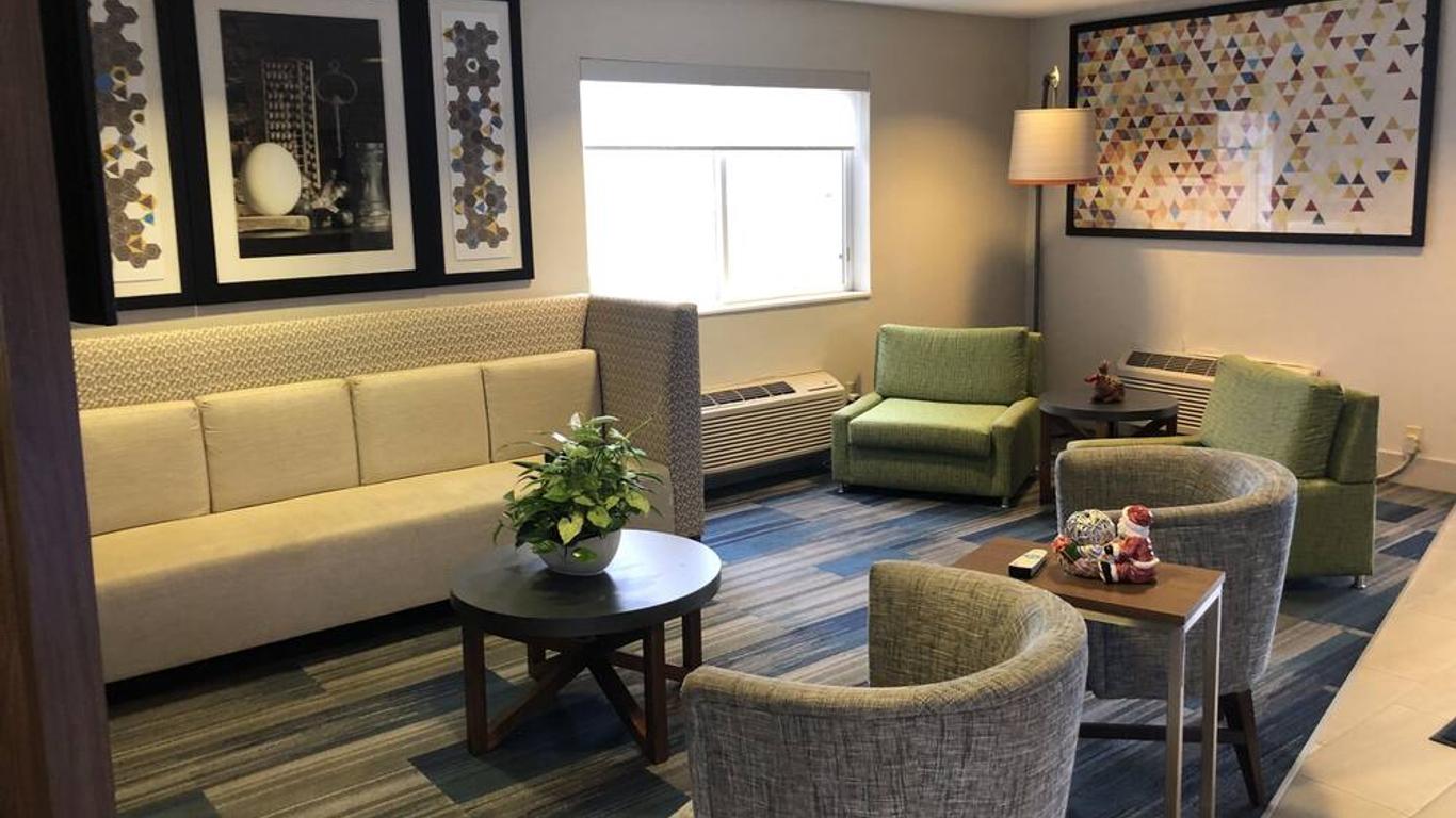 Holiday Inn Express Mt. Vernon