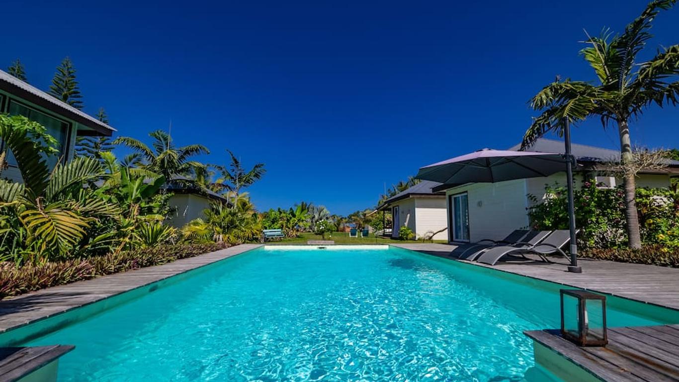 Poé Côté Lagon Beach Bungalows