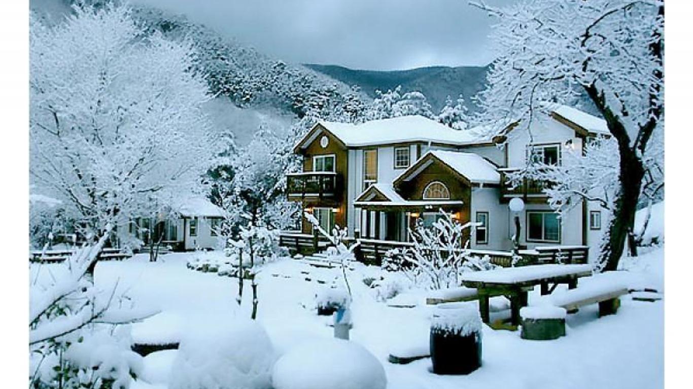 Jeongseon Gariwangsan Story Pension